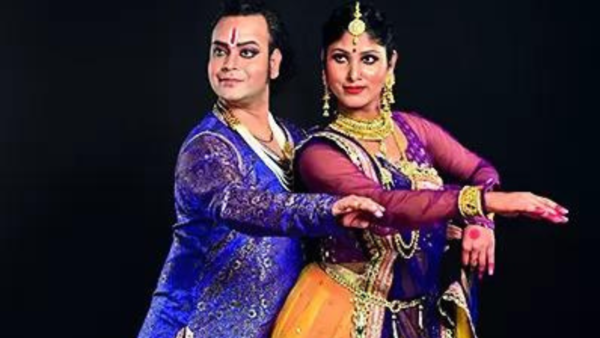 Couple give chemo a Kathak twirl