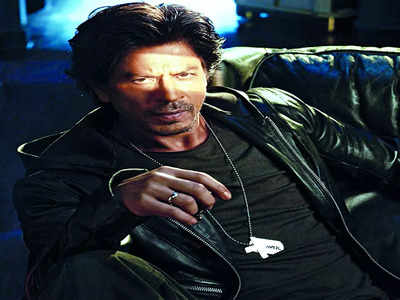 Shah Rukh Khan not in mood for selfies