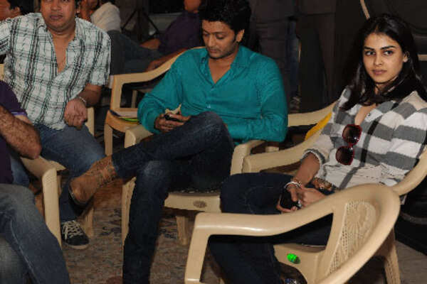 Genelia brings Maharashtrian delicacies for Grand Masti team