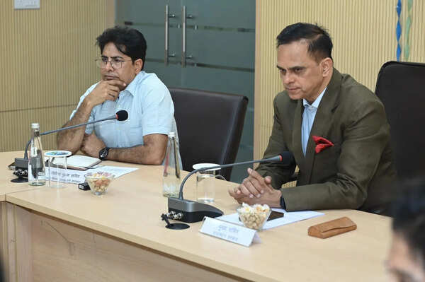 Adopt best practices of top PM-SHRI schools: CS
