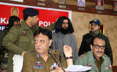 Jammu and Kashmir police arrests four men who helped Pakistani terrorist Naveed Jatt escape