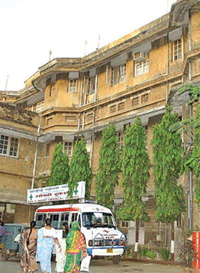 BMC doctors who run parallel private practices in trouble