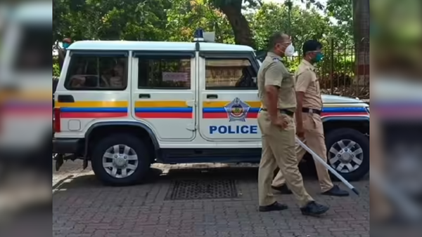 Man strangles wife after domestic dispute, confesses to Nashik Police Station