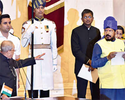 Athawale injects dash of colour in Modi govt