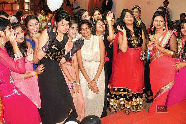 Seniors welcome freshers at Maharaja Agrasen International College in Raipur