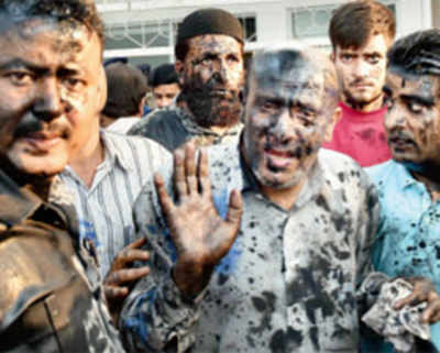 Ink attack on Kashmir lawmaker over beef party