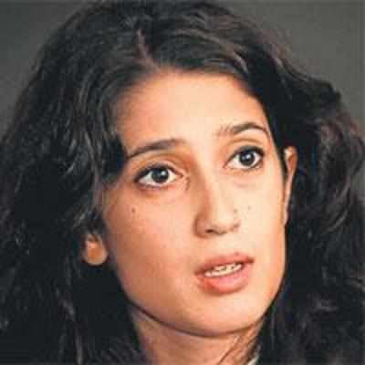 Is George Clooney dating Fatima Bhutto?