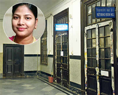 Woman dies after night at ‘toxic’ CST resting room