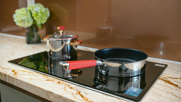 A Complete Buying Guide to Induction Cookware under 5000 for Modern Kitchens