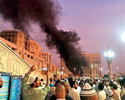 ‘Suicide bombing’ near Medina’s main mosque