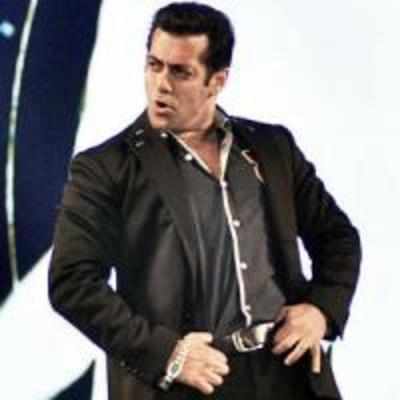 '˜Police helping Salman in hit-and-run case'