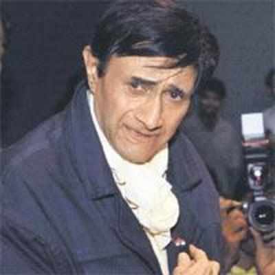 Dev Anand rubbishes rumours of his selling Anand studios