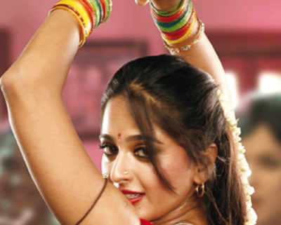 Will Anushka Shetty say yes for item song with Bunny?