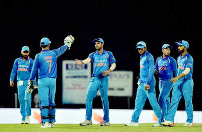 India vs Sri Lanka Live Score: India vs Sri Lanka Only T20I Live Cricket Score and Updates from Colombo: India crush Lankans, win by seven wickets