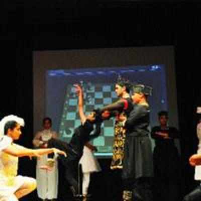 When the game of chess appears in a dance