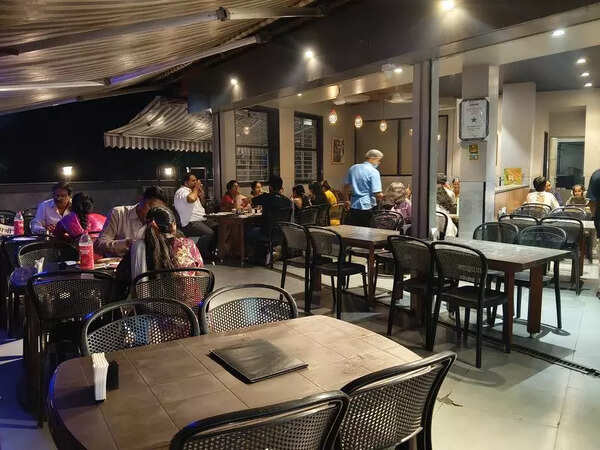 Menus shrink at hotels & restaurants in Nashik amid curbs on commercial LPG supply