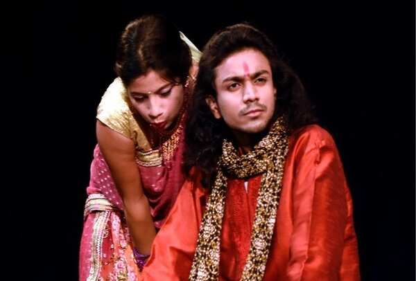 Girish Karnad's Hayavadana enthralls all in Patna