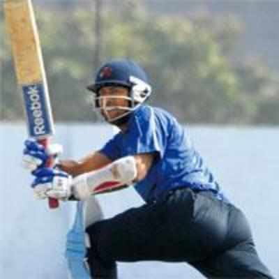 Jaffer ton helps Mumbai wallop Maharashtra by 131 runs
