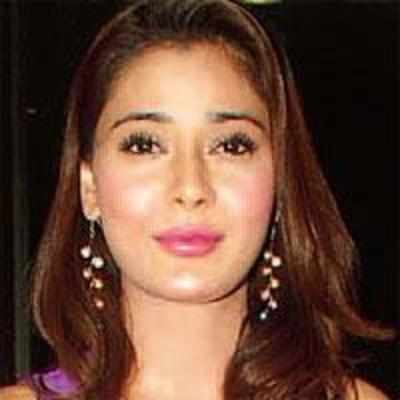 Sara Khan diagnosed with kidney stones