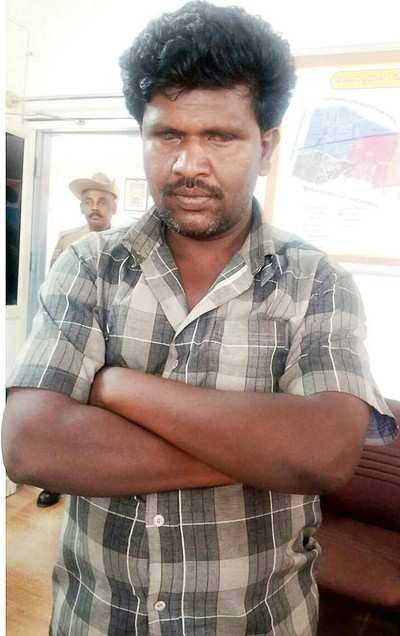 Blind ragpicker catches thief, earns job as reward