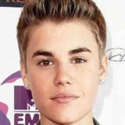 Bieber takes paternity test