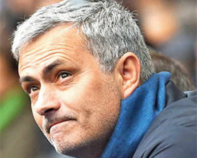 Sacking Jose would be a foolish move, Fergie warns Roman