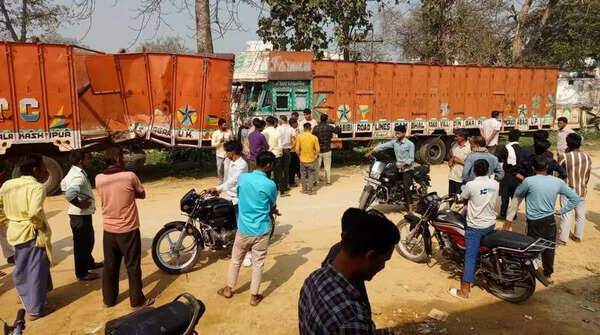 1 killed, 2 hurt as dumper hits trucks in Pilibhit
