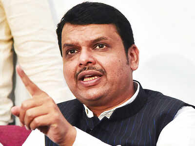 Devendra Fadnavis kicks off BMC poll campaign at party meeting