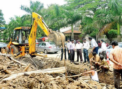 Water Pipe Bursts Outside B S House Water Pipe Bursts Outside B S House