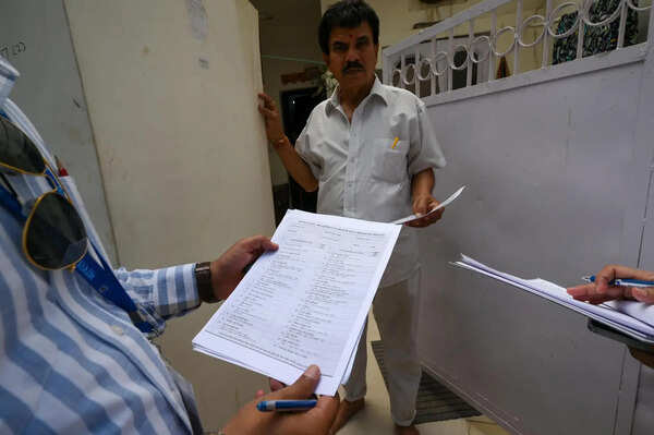 Relieve staff of regular duties to expedite Census work, MCG wings told