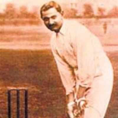 Ranji's bat, antiques worth Rs 4 cr stolen