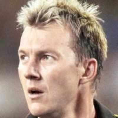 Injured Brett Lee ruled out of tri-series