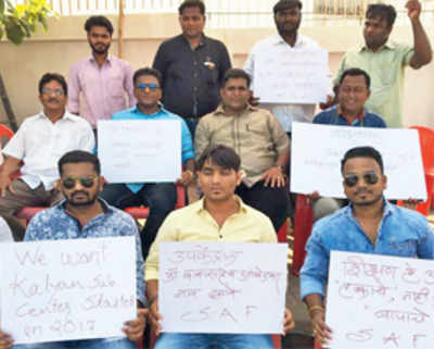 Student group protests 7-yr delay in opening centre
