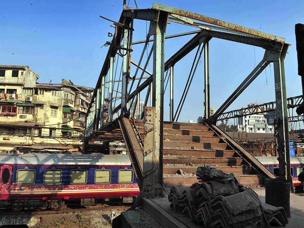 Kathpula: Bridge that joins & divides Aligarh's two worlds