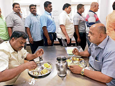 Fat under fire: Mumbai police launches fitness programme; 150 men given month off from work to attend the camp