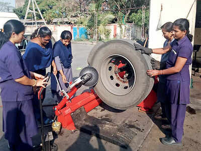 Women mechanics gravitate automatically to KSRTC