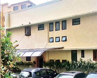 Cash, gold worth Rs 11.6L stolen from SoBo house