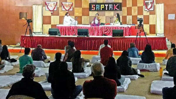 Rasikas sit far apart safely, get more soul room