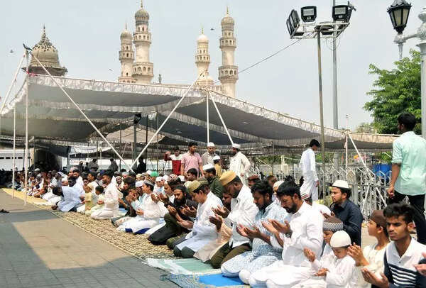 Hyderabad gears up for Eid crescent sighting