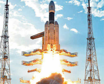 India launches heaviest rocket yet, joins elite club