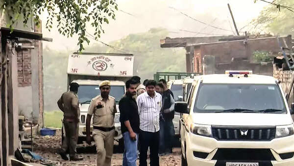 Faridabad 2,900kg explosive haul: Maulvi Ishtiyaq upset over unpaid rent by arrested doctors, not terror plot; agencies baffled