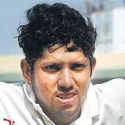 Injured Sarwan to miss India series