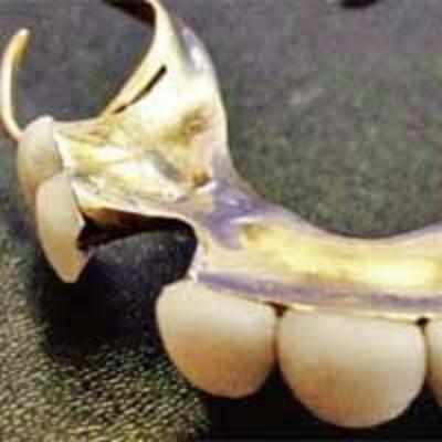 Winston Churchill's false teeth to be auctioned