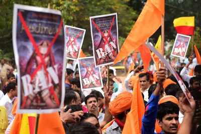 Padmavati Controversy: Rajput Karni Sena activists stage protest in Bengaluru, BJP leader Subramanian Swamy slams Deepika Padukone for her ‘regressive nation’ comment