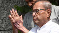 Former President Pranab Mukherjee continues to be on ventilator support 