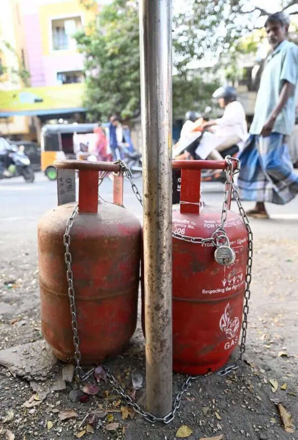 LPG shortage hits suburbs, delivery takes over 3 weeks