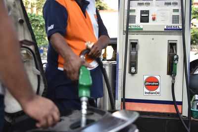 Bengaluru fumes over soaring fuel prices; petrol sold at Rs 77.48, diesel at Rs 68.73 per litre