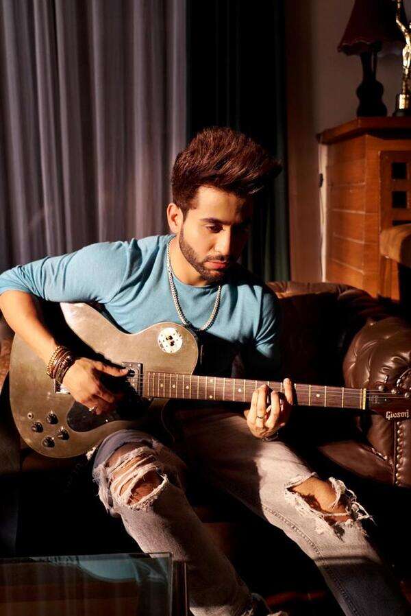 #Lifeinthelockdown: Madhav Mahajan learns to play the guitar during lockdown