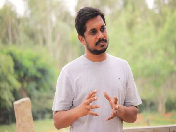 Vivek Vijayakumaran’s latest performance uses chess pieces to tell a story