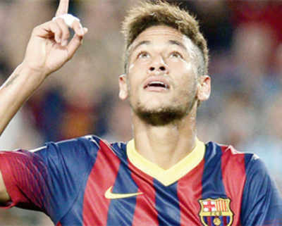 Barca beat Valladolid 4-1, Real leave it late
